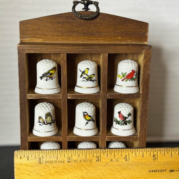 Vintage Porcelain Bird Motif Thimbles w/the small wood shadow shelf pre-owned - Picture 3 of 7